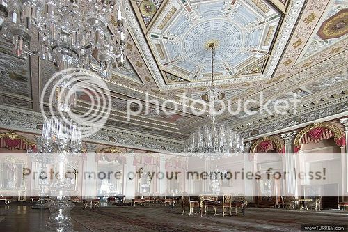 photo dolmabahcepalaceharemhall.jpg