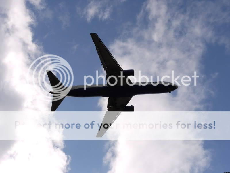 http://i455.photobucket.com/albums/qq279/AggyMeers/Heathrow%20030410/P1050099.jpg