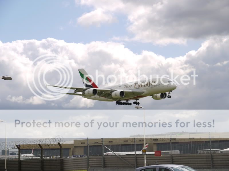 http://i455.photobucket.com/albums/qq279/AggyMeers/Heathrow%20030410/P1050124.jpg