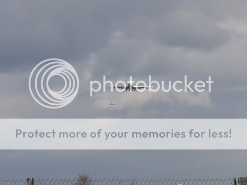 http://i455.photobucket.com/albums/qq279/AggyMeers/Heathrow%20030410/P1050170.jpg